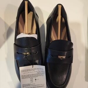 Chic Black Leather Loafers for Women